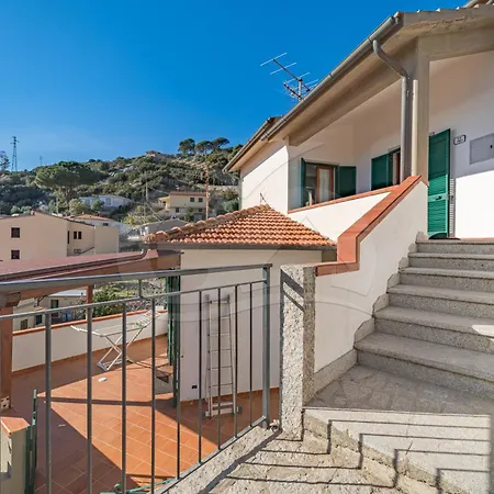 Apartment La Rondine Su - Goelba Seccheto