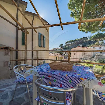 La Rondine Su - Goelba Apartment